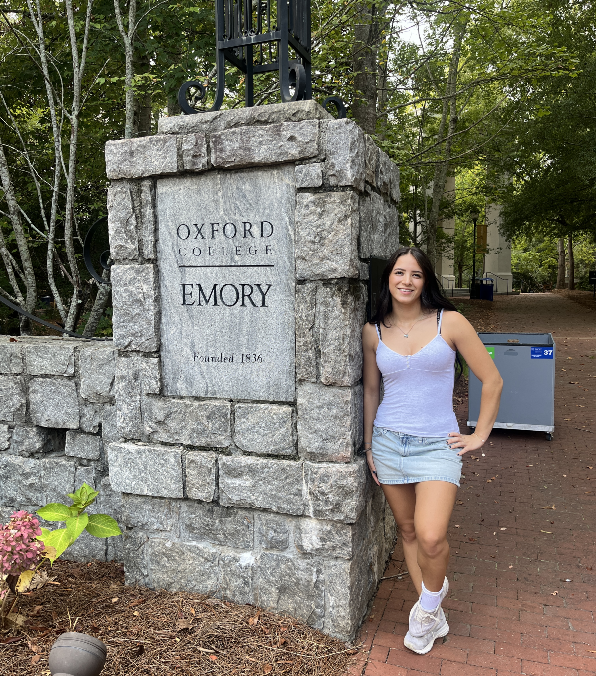 Emory Oxford Victoria Presentado MS 25 4