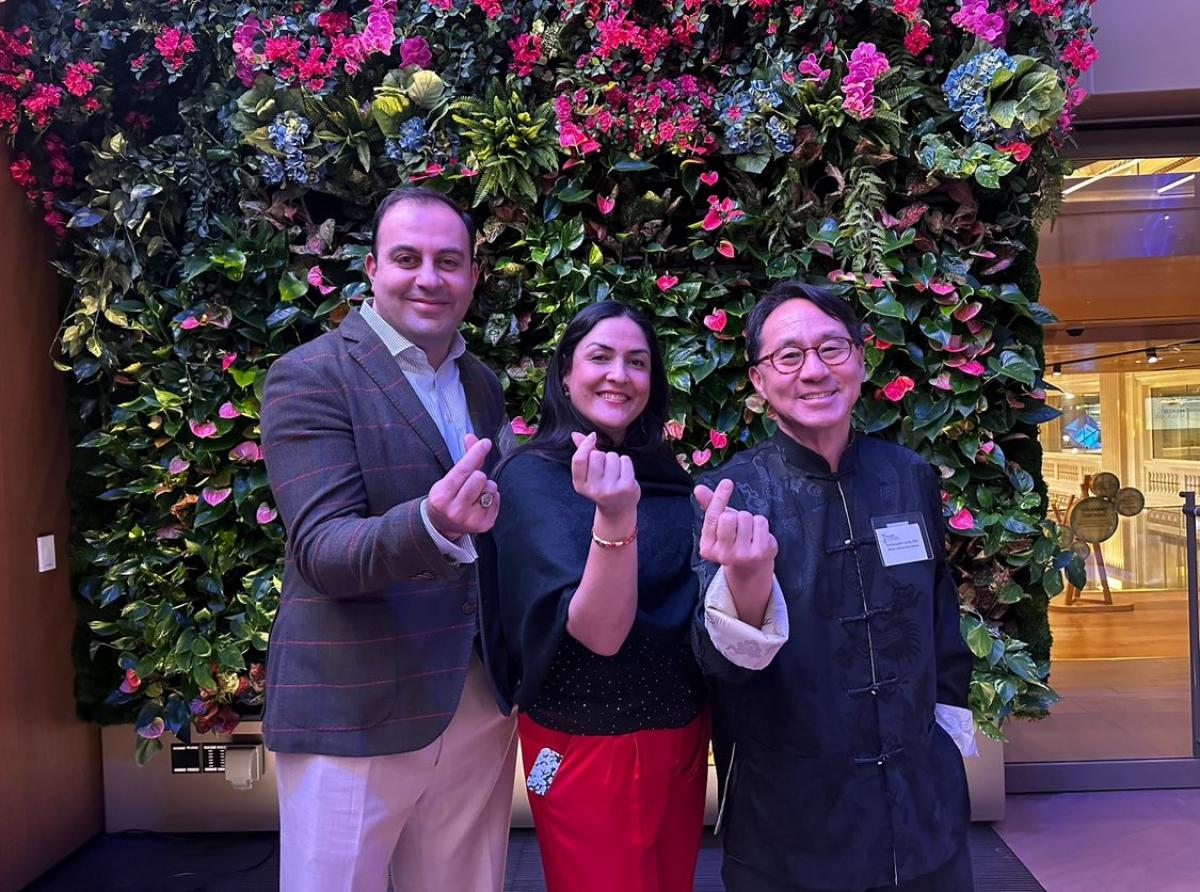 Ruben Harutunian MS 01 Evelyn Torres and Ambassador Curtis Chin